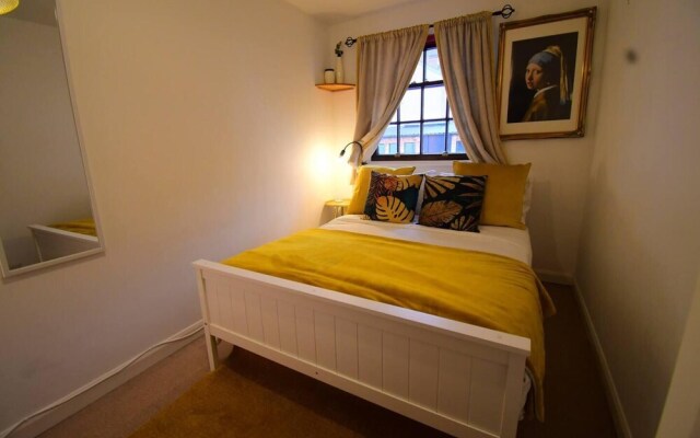 Stunning 2 bed Apartment, in the Heart of Exeter