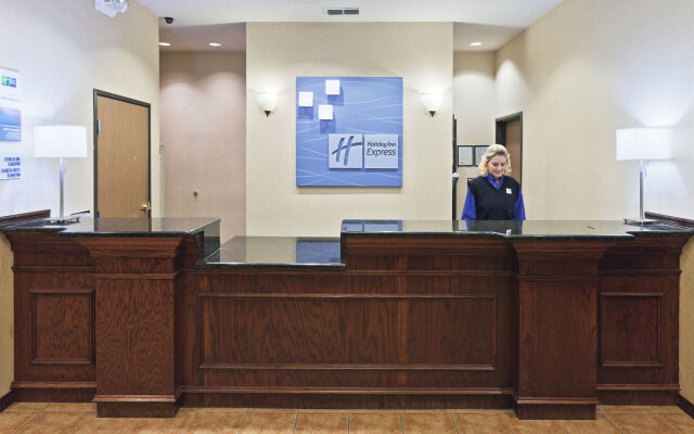 Holiday Inn Express And Suites by IHG