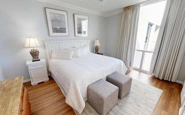Shoreline Towers 2122 3 Bedroom Condo