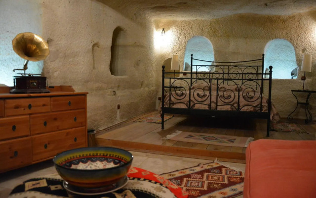 Chelebi Cave House