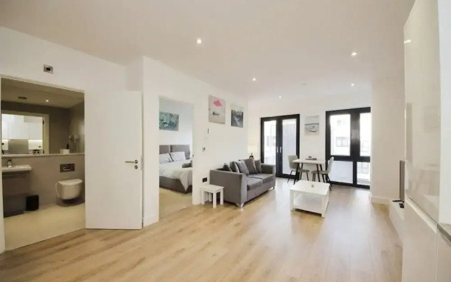 Modern Comfort 1 Bed Apartment Broadoaks Sulihull