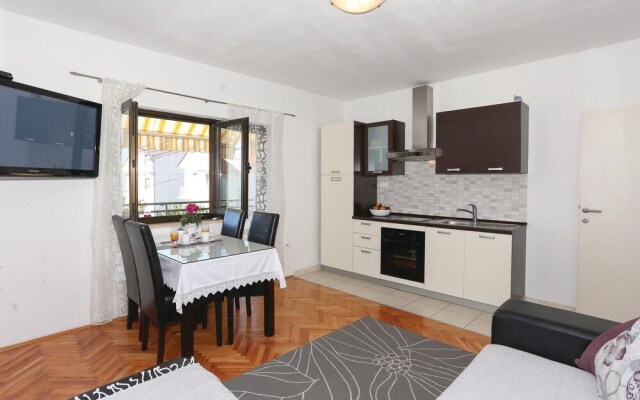 Amazing Home in Podstrana With Wifi and 3 Bedrooms