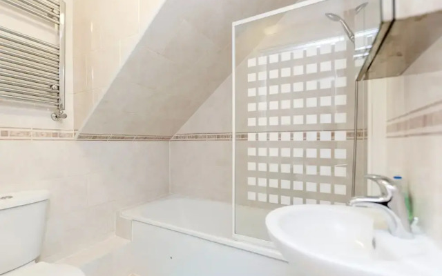 Watford Junction Apartment