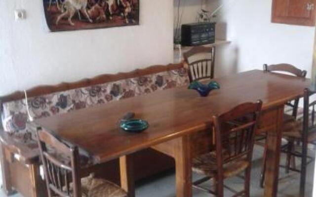 Tinas House