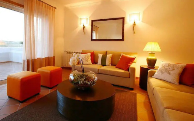 Praia Del Rey Residence