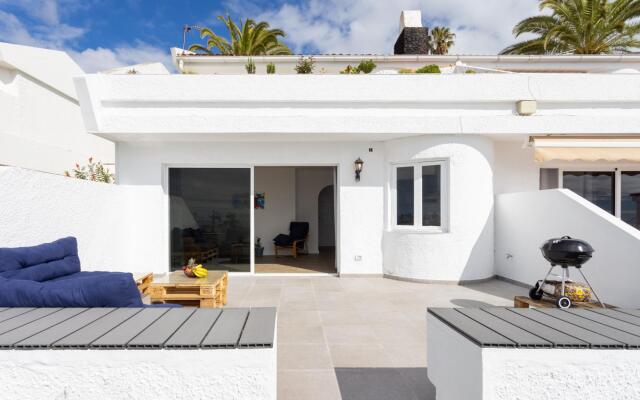 Home2Book Impressive Sea View La Victoria, Pool