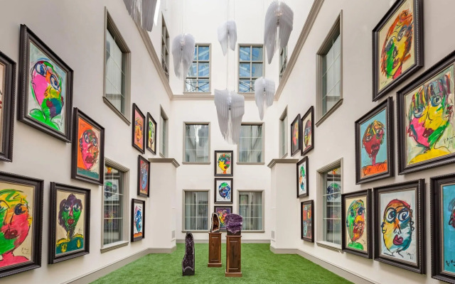 Grand Bohemian Charleston, Autograph Collection