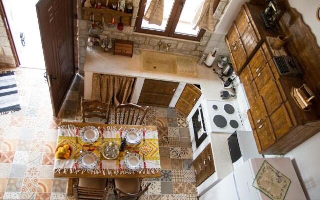 To Stolidi tis Psinthou