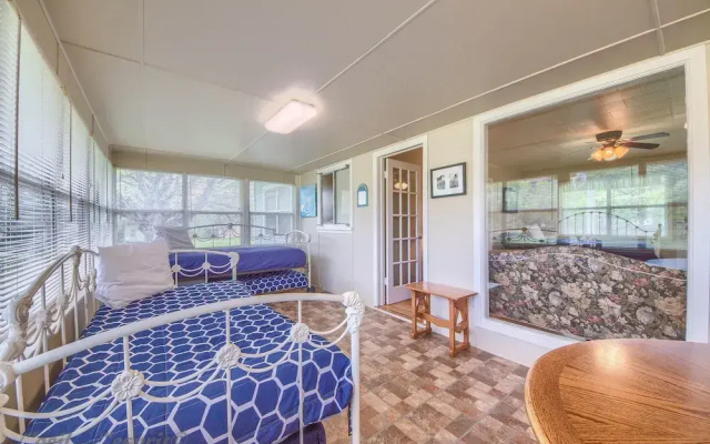 Bluebonnet Rr9084bc 1 Bedroom Home by RedAwning