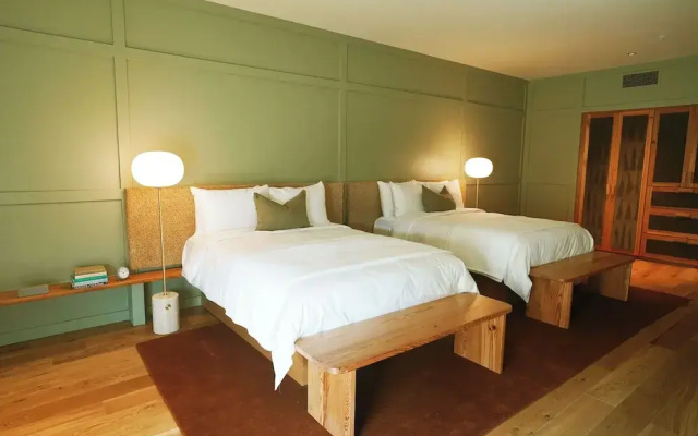 Albert Hotel