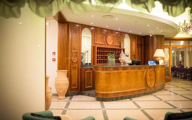 Hotel Tritone
