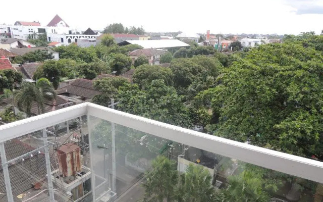 V Apartment