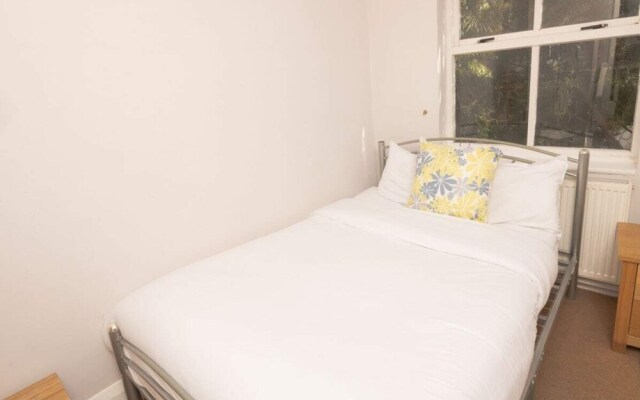 The Angel Place Hideaway - Fair 4bdr House With Terrace