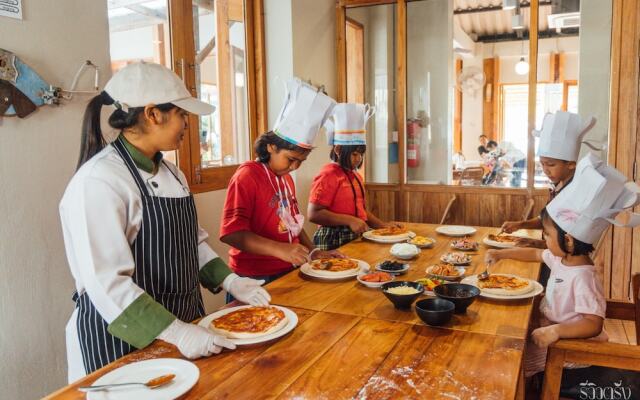 Dugong Village-Green Hotel