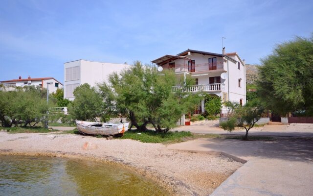 Apartments Zdravko