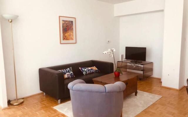 Mitten im Achten. Zentrale Wohnung in Wien