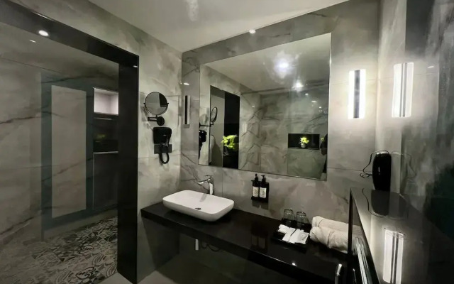 The Hans Hotel - Hubli