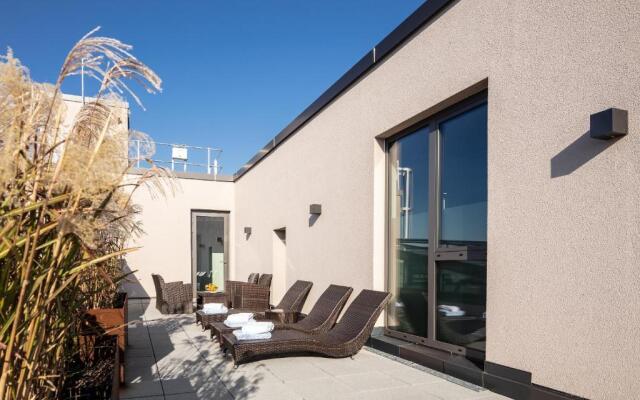 Golden Ball, Exclusive Serviced Apartments Munich