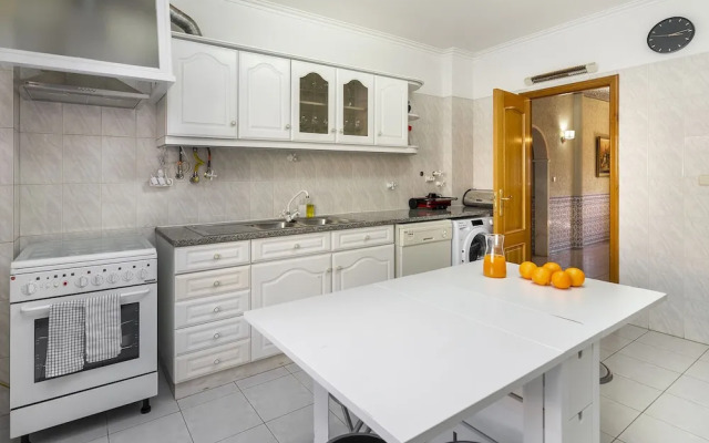 Perfect Family Hideout Residence W/Ac & 4Br + 5Ba