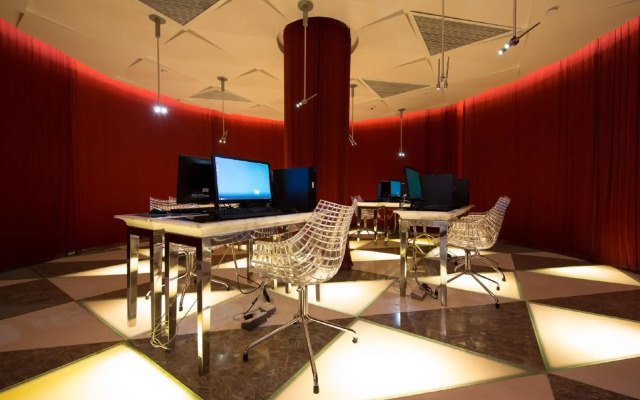 Kowloon Harbourfront Hotel
