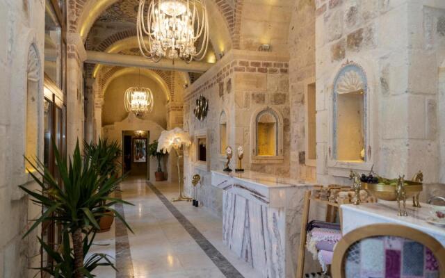 Elika Cave Suites Hotel &amp; SPA