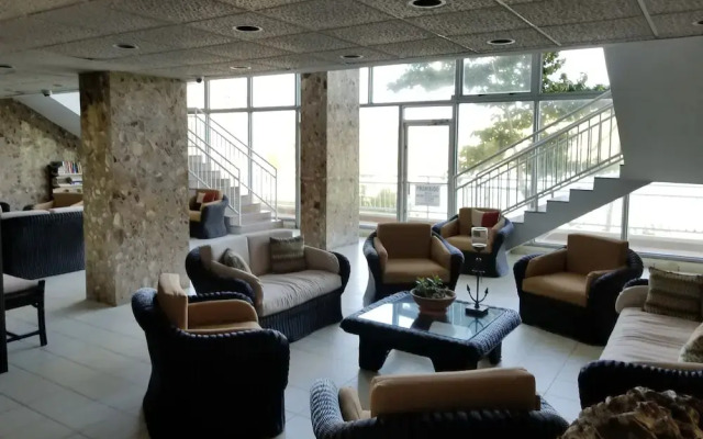 East Island Waterfront Suites