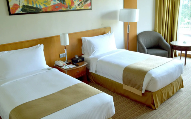 Glenmarie Hotel & Golf Resort