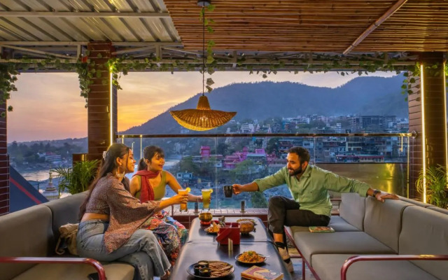 The Hosteller Rishikesh, Ganges