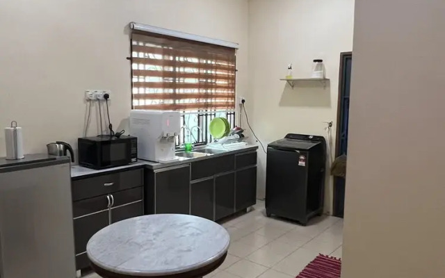 Lily Homestay Kangar