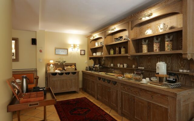 Gamila Rocks Mountain Hotel