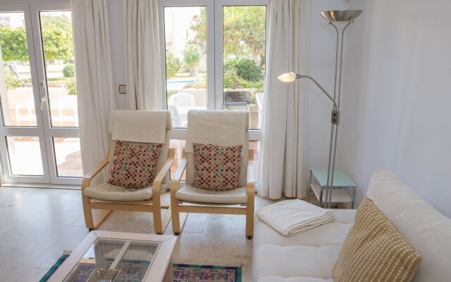 Ponthieu V In Paris With 2 Bedrooms And 1 Bathrooms