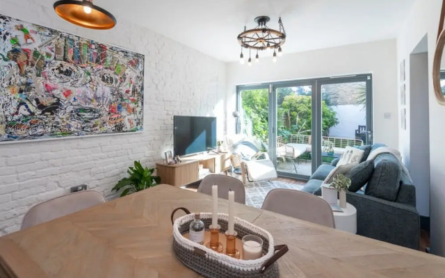 Stylish River Apartment - West Putney Embankment