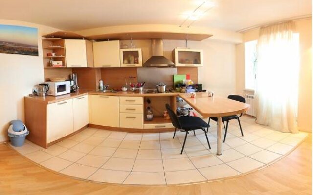 Stop House Хостел