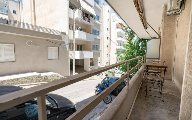 Ag. Ioannis metro station studio 1 bed 2 pers