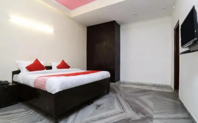 OYO 26753 Hotel Metro Park View