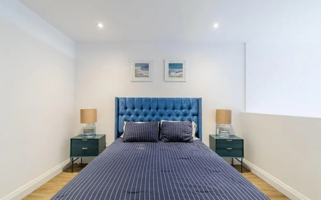 2BR 2 Storey Loft Free Parking Gym