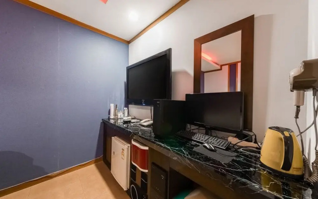 Goyang (Hwajeong) Karma Hotel