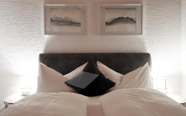 The Seefeld Retreat - Central Family Friendly Apartments - Mountain Views