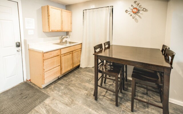 2 Bedroom Basement Apartment Quiet Neighborhood