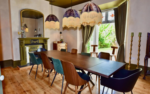 Blenheim House a Seaside Home for 12