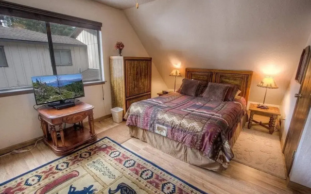 Bambi's Bunkhouse 3 Bedroom Home by RedAwning