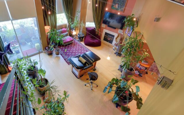 Cozy Emeryville Studio, Near Beaches & Parks!