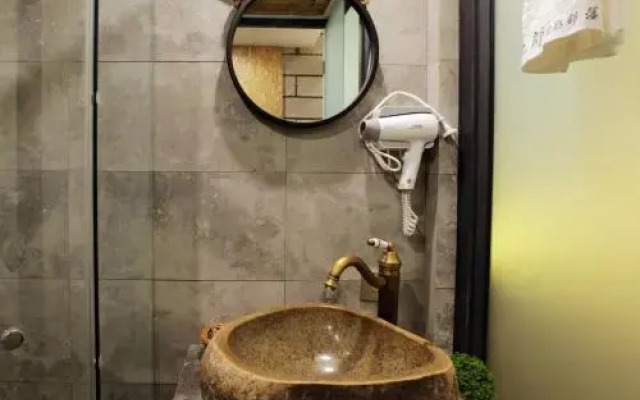 Siguniang Mountain Xileju Theme Inn