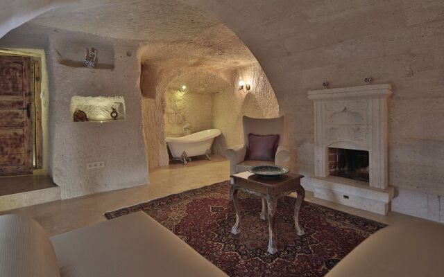 Elit Cave Suites