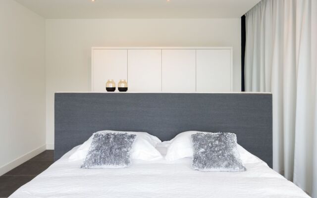 Luxurious Villa with Sunshower, 3 Bathrooms Near Veerse Meer