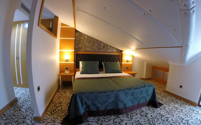 Malahit Exclusive City Hotel