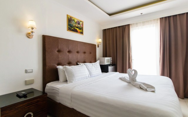 Pacific Bay Grand Suites