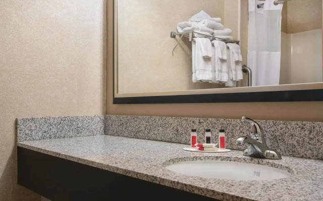 Quality Inn & Suites Mankato East