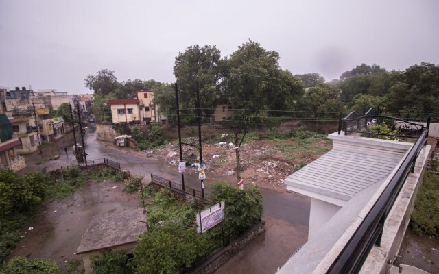 OYO 5515 Just Stay Gulmohar
