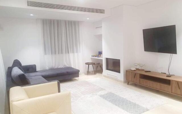 Holiday 6 Bedroom Luxury Villa